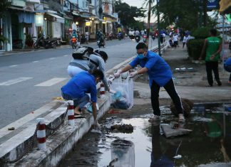 TVU students spread environmental protection activities