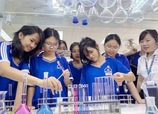 Tra Vinh University hosts immersive university lifestyle and career exploration for high school students