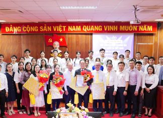 Tra Vinh University students get Taiwanese Business Association scholarships